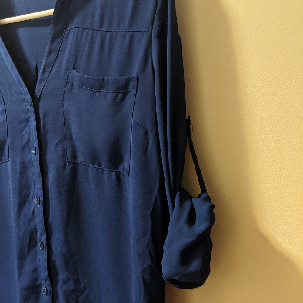 Express button down top - Picture 2 of 5